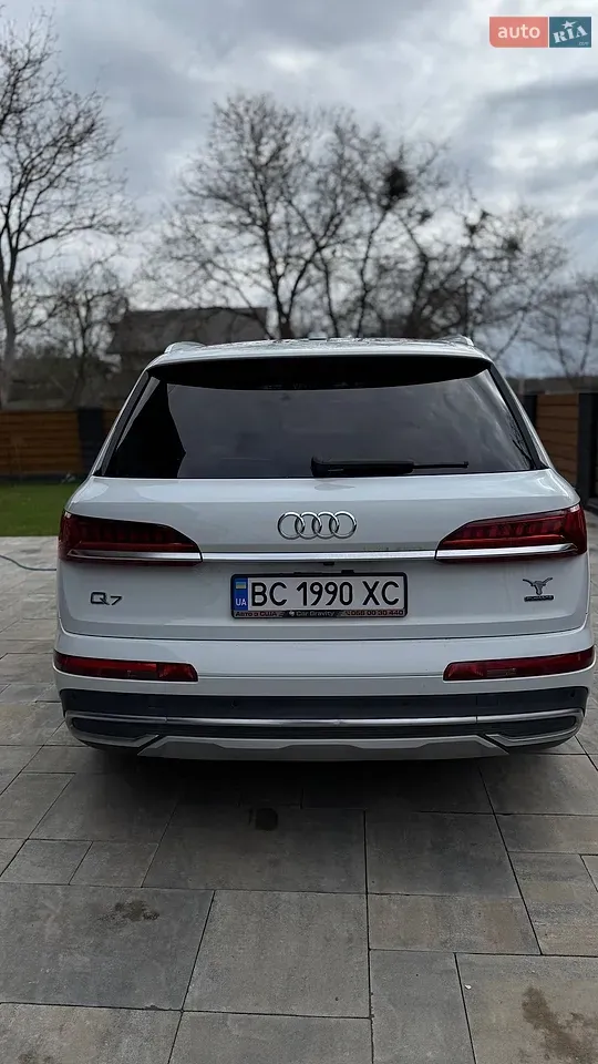 Audi Q7 2020 photo 2