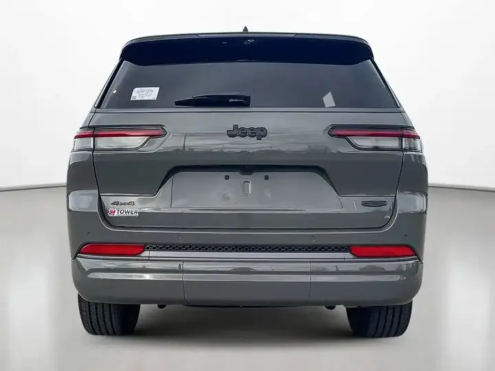 Jeep Grand Cherokee 2027 photo 4