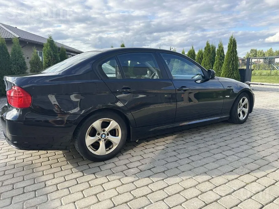 BMW 320D 2010 photo 4