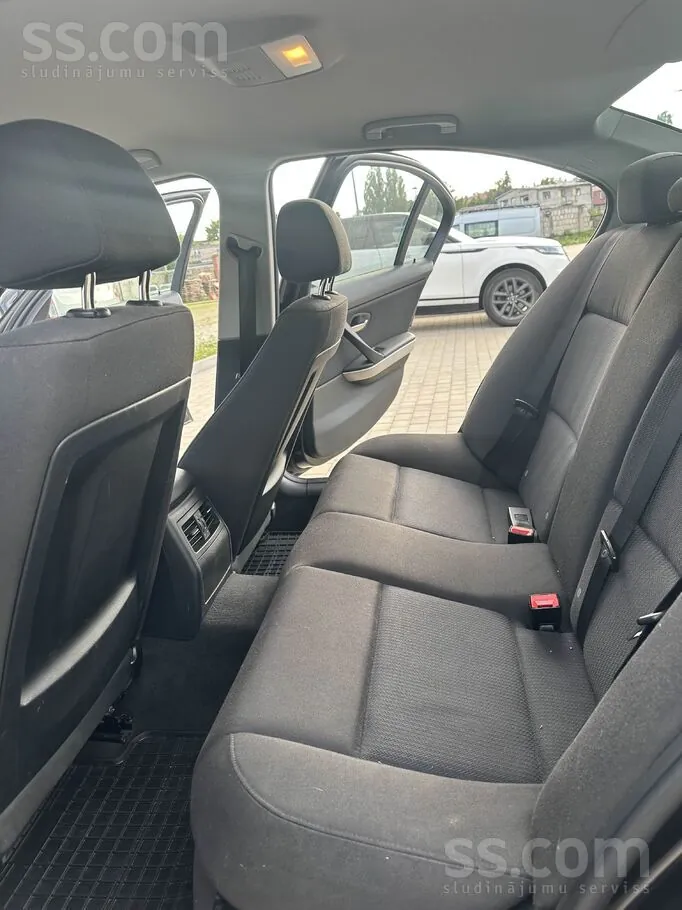 BMW 320D 2010 photo 5