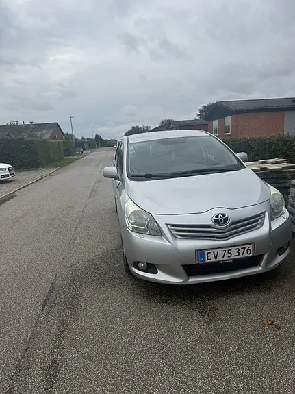 Toyota Verso 2011 photo 4