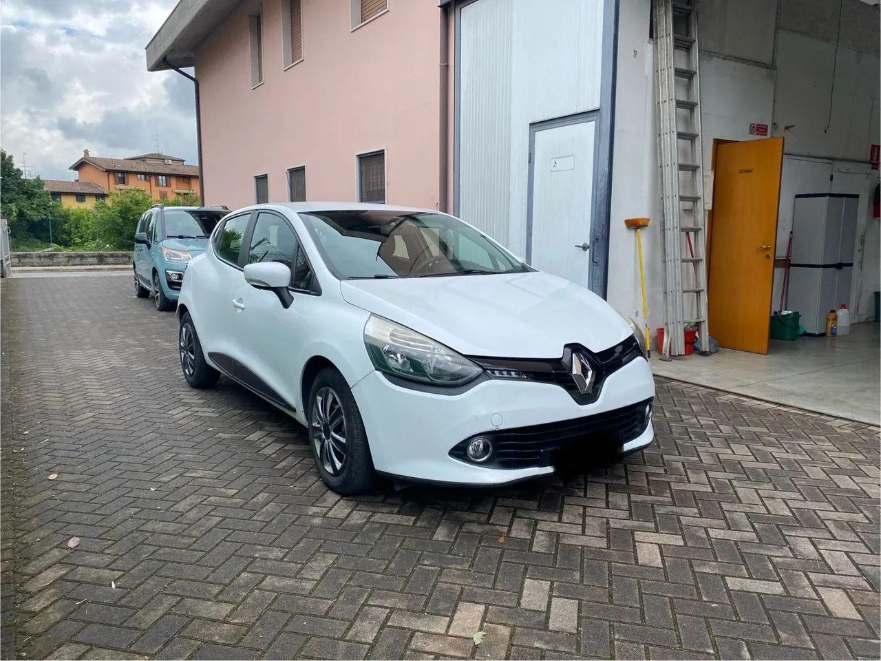 Renault Clio 2015 photo 2