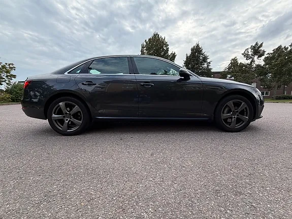Audi A4 2018 photo 4