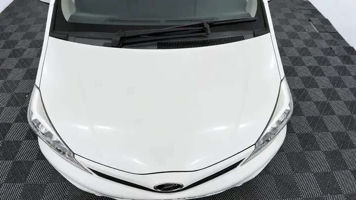 Toyota Yaris 2013 photo 4