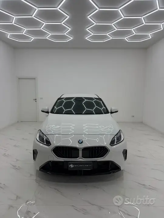 BMW 120 2025 photo 2