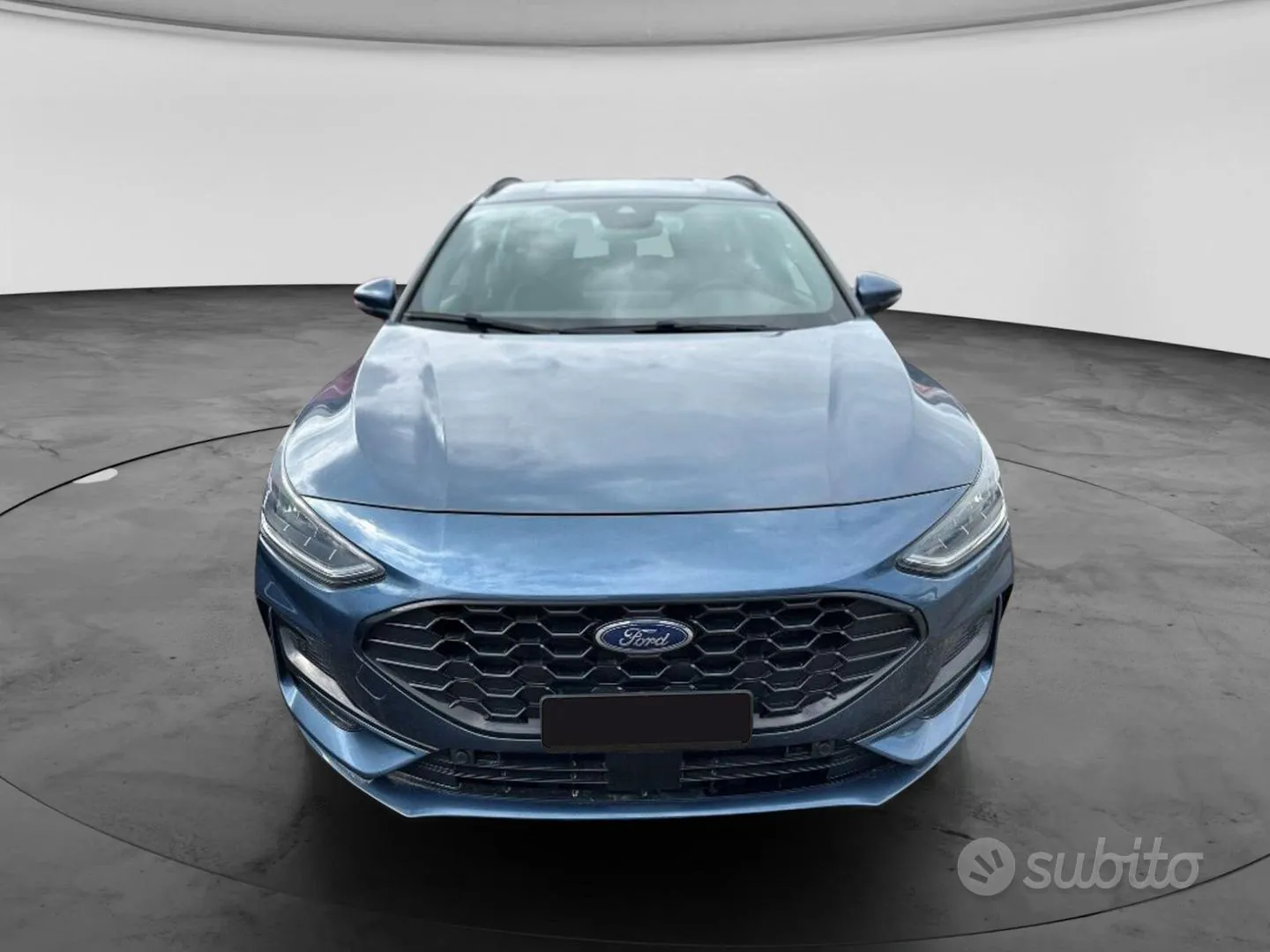 Ford Focus 2023 photo 2