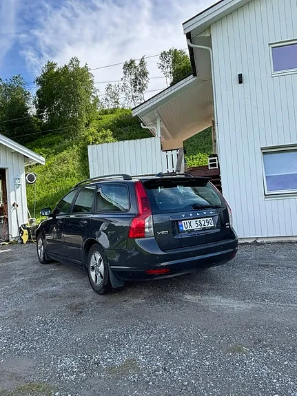 Volvo V50 2010 photo 4