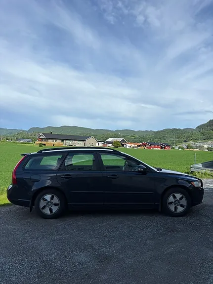 Volvo V50 2010 photo 2