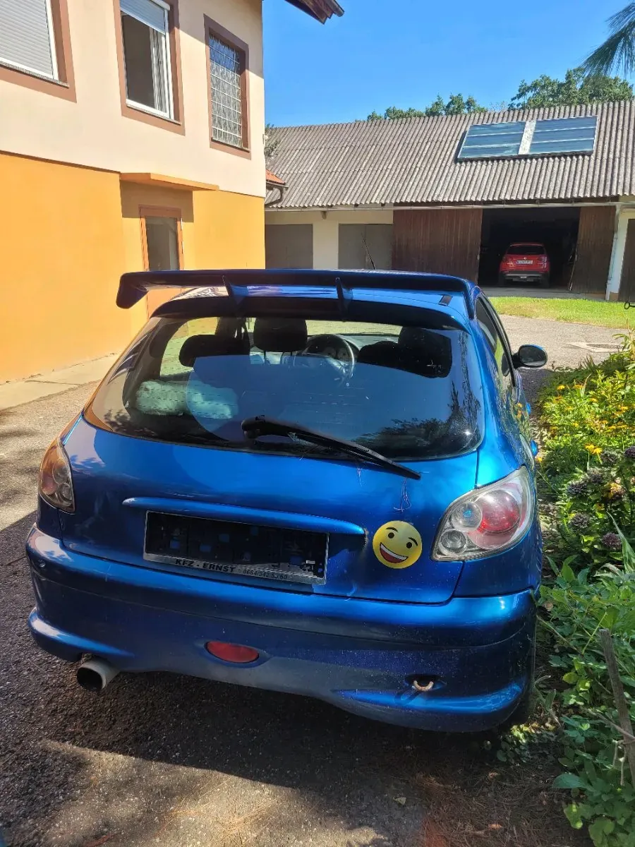 Peugeot 206 2003 photo 3