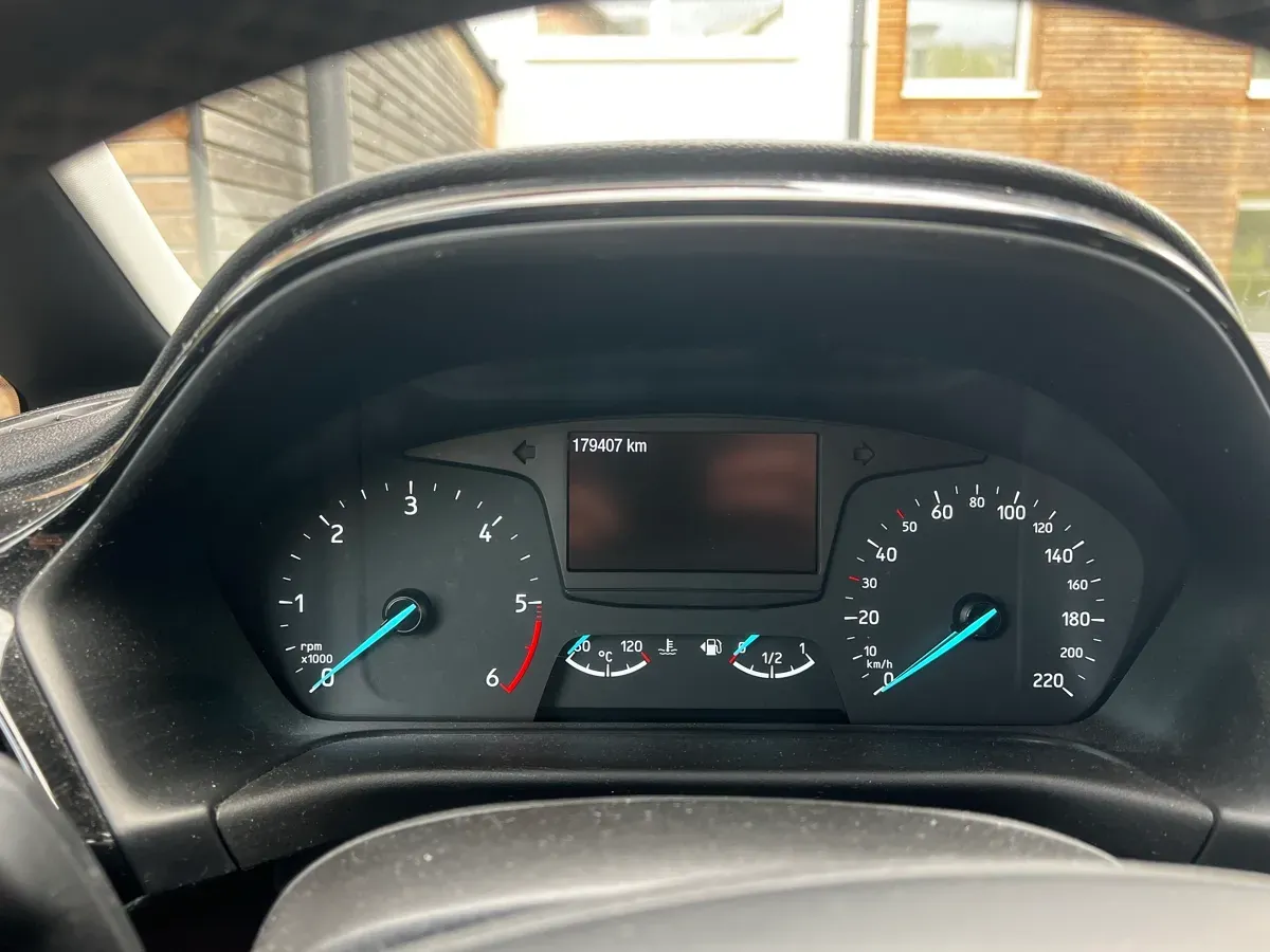 Ford Fiesta 2017 photo 2