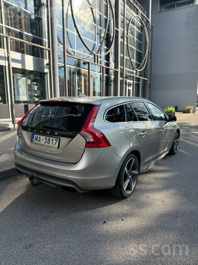 Volvo V60 2014 photo 2