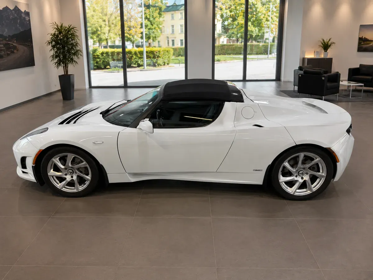 Tesla Roadster 2011 photo 2