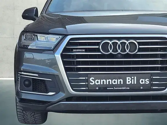 Audi Q7 2018 photo 2