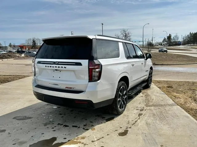Chevrolet Suburban 2023 photo 5