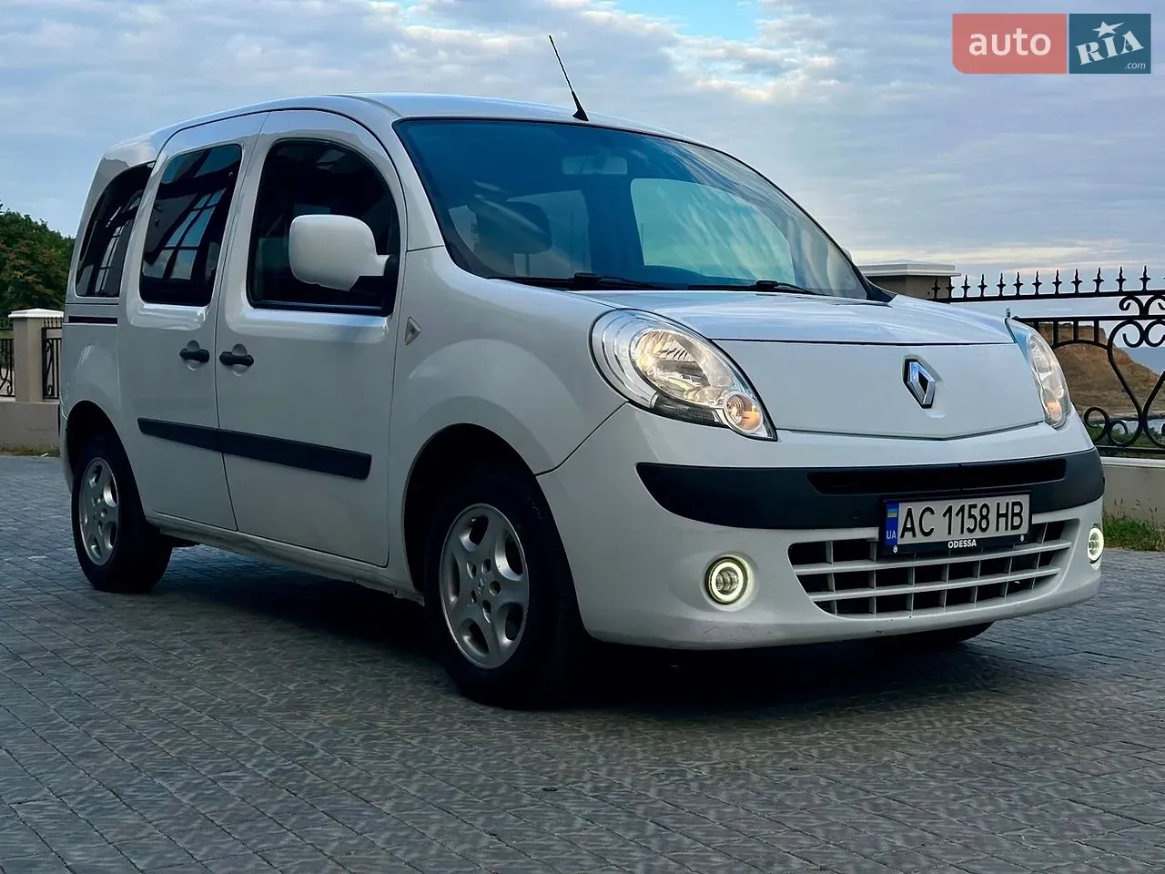 Renault Kangoo 2011 photo 2
