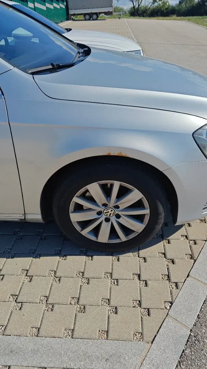 Volkswagen Passat 2011 photo 3