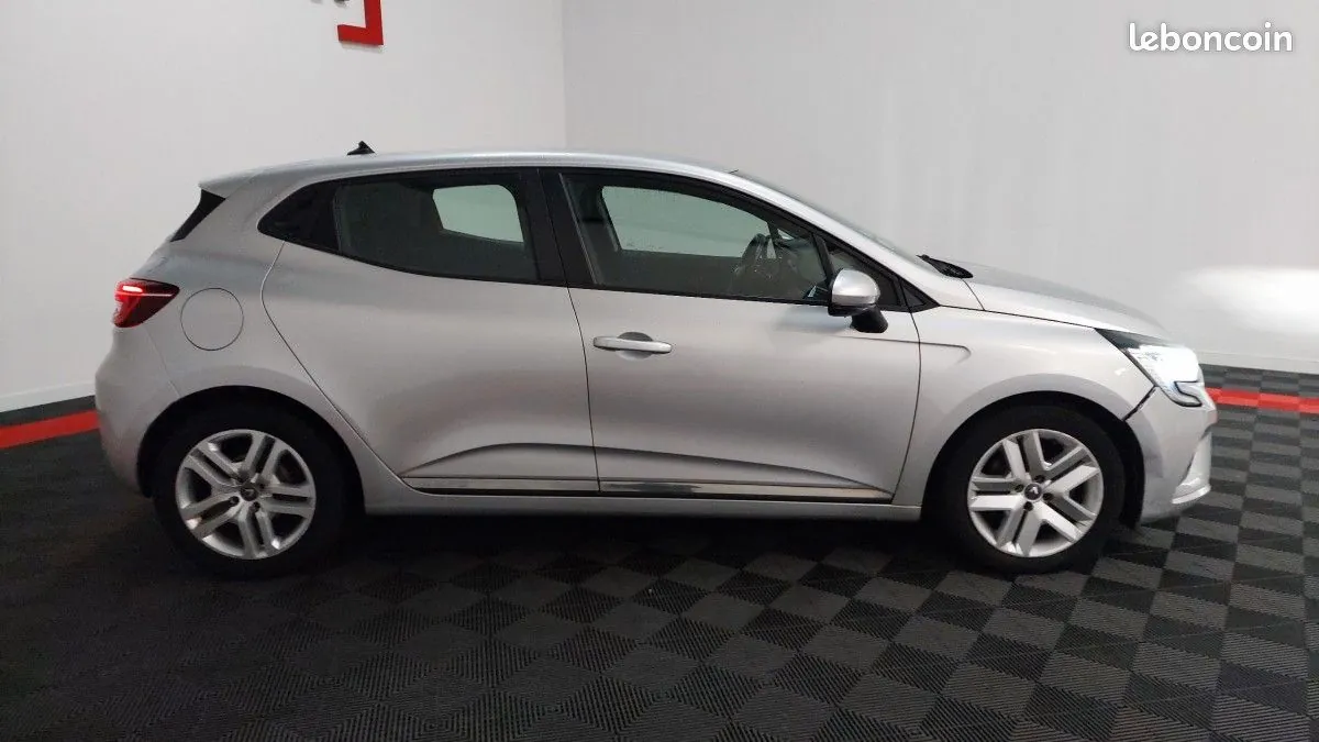 Renault Clio 2020 photo 3