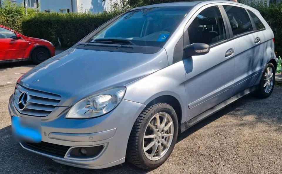 Mercedes-Benz B200
