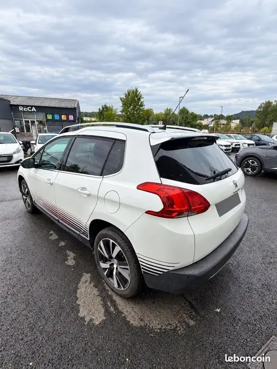 Peugeot 2008 2015 photo 3