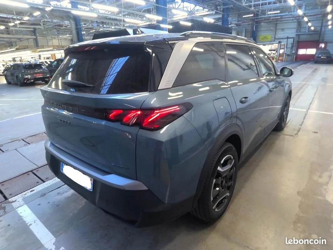 Peugeot 5008 2025 photo 2