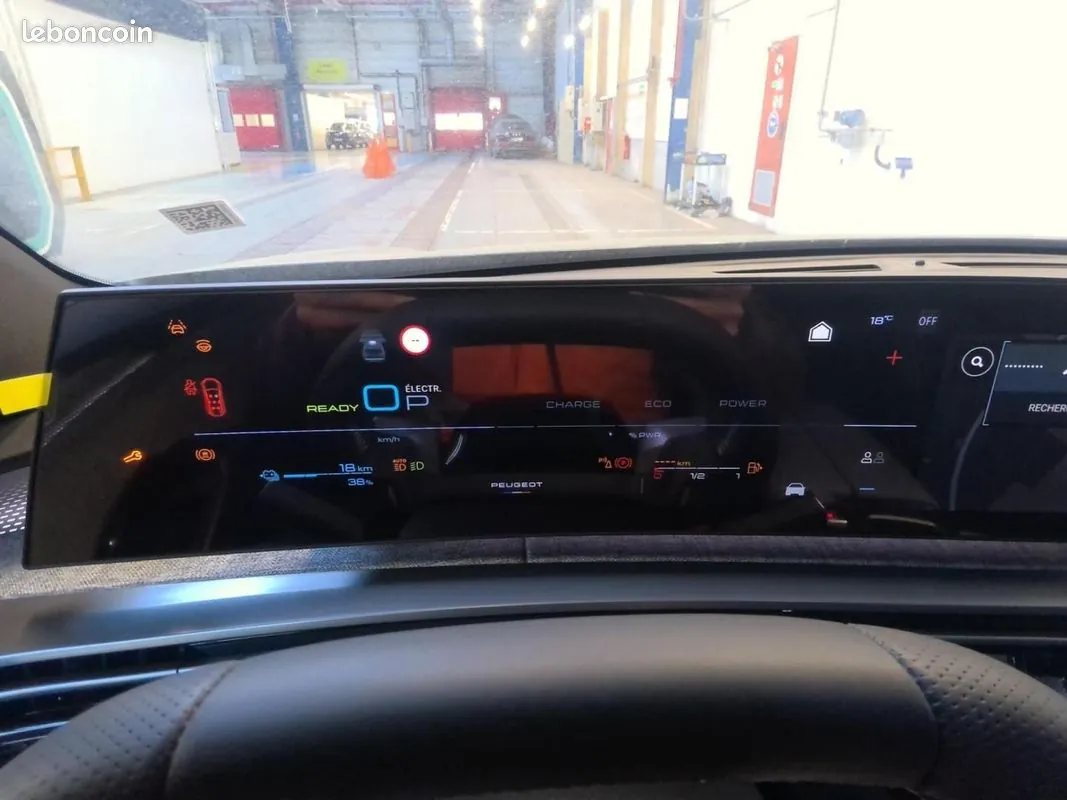Peugeot 5008 2025 photo 3