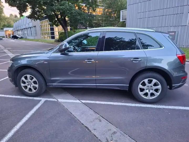 Audi Q5 2008 photo 2