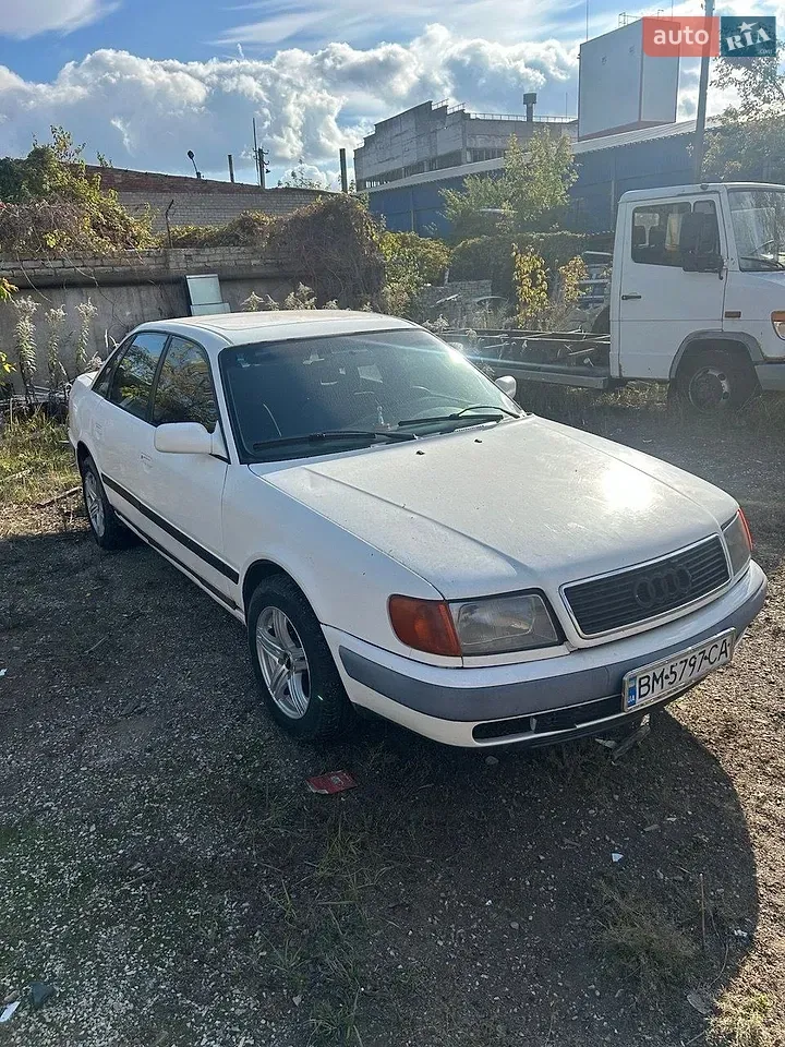 Audi 100