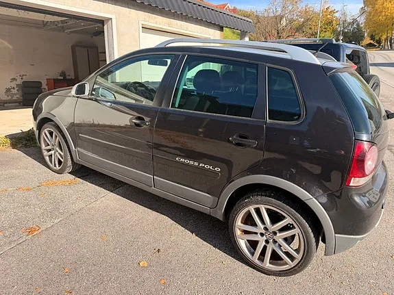 Volkswagen Polo Cross 2009 photo 2