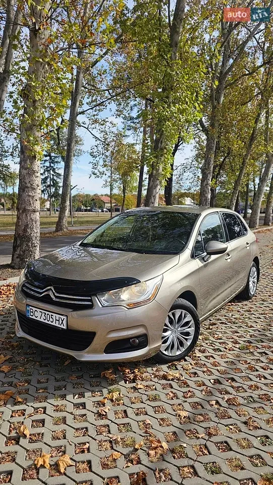 Citroen C4 2012 photo 2