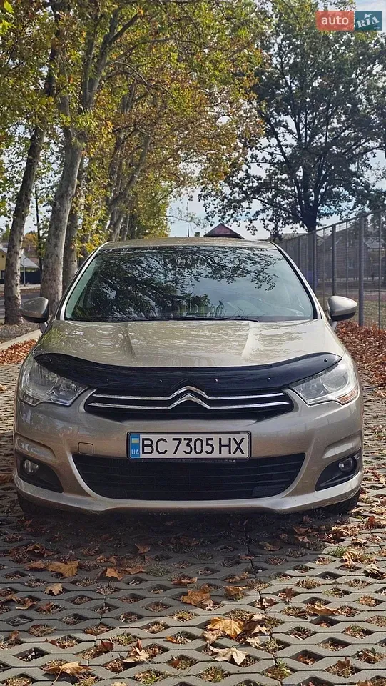 Citroen C4 2012 photo 5