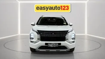 Mitsubishi Outlander 2024 photo 3