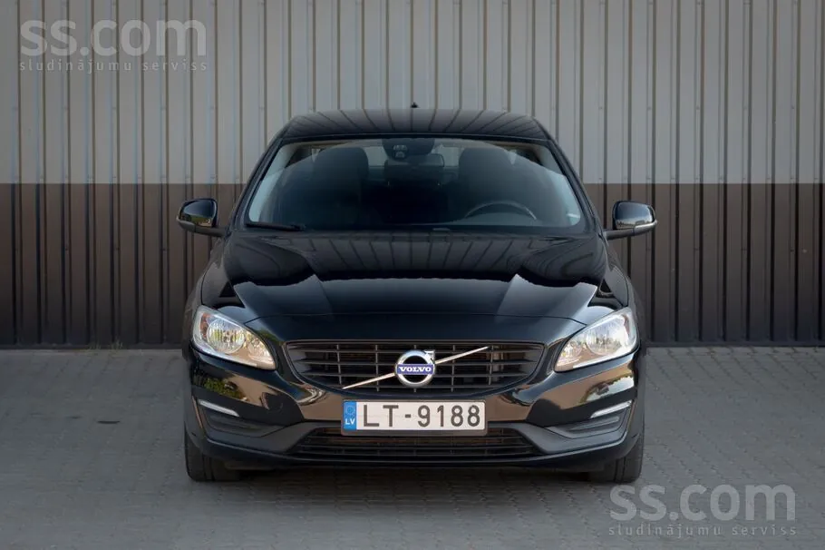 Volvo S60 2015 photo 2