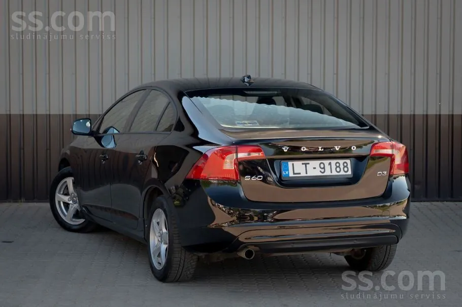 Volvo S60 2015 photo 4