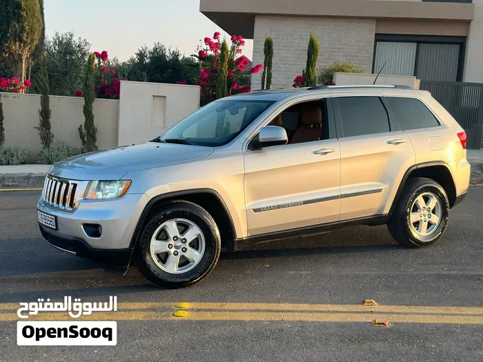 Jeep Grand Cherokee 2011 photo 3