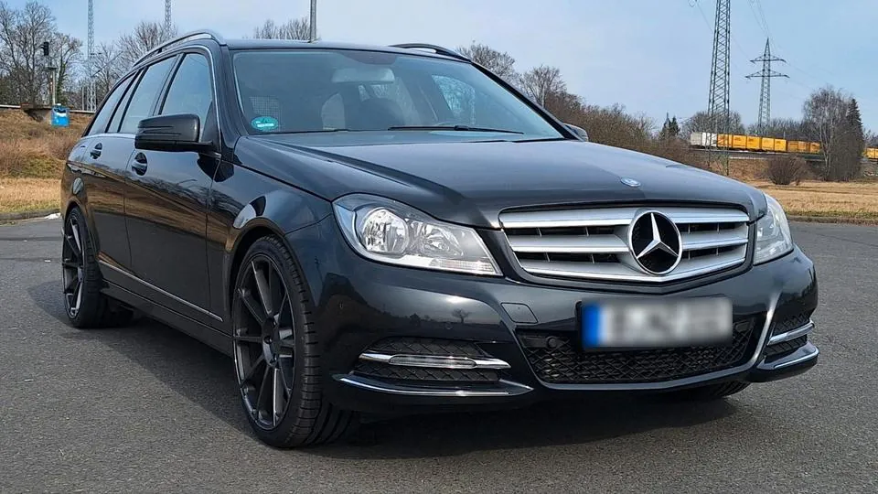Mercedes-Benz W204