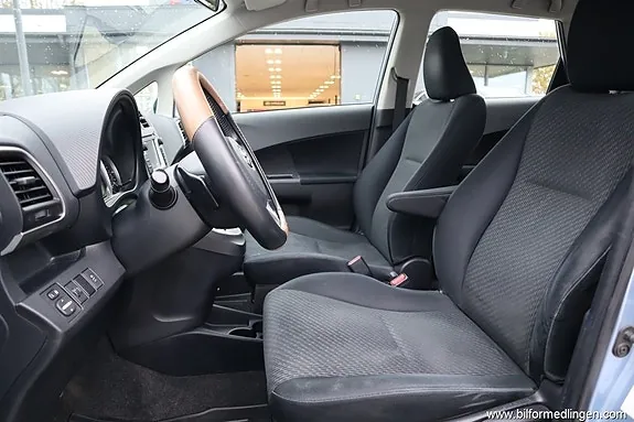 Toyota Verso-S 2011 photo 4