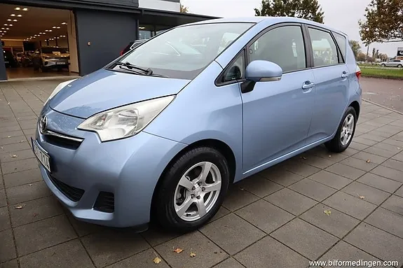 Toyota Verso-S 2011 photo 2