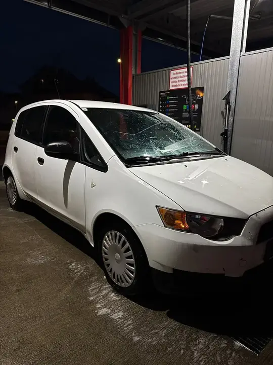 Mitsubishi Colt 2013 photo 3