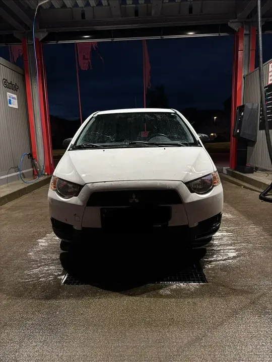Mitsubishi Colt 2013 photo 2