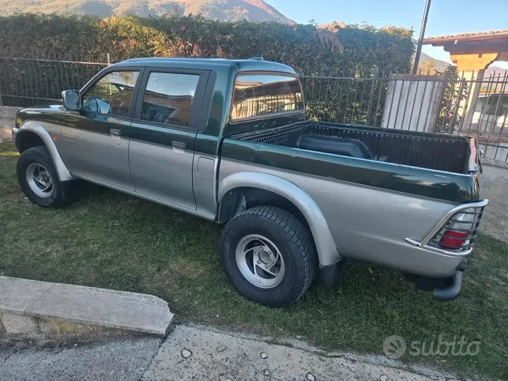 Mitsubishi L200 2000 photo 2