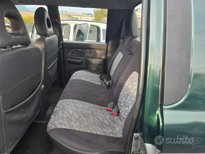 Mitsubishi L200 2000 photo 5