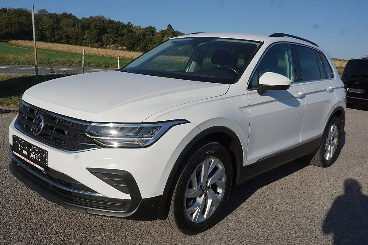 Volkswagen Tiguan 2021 photo 2