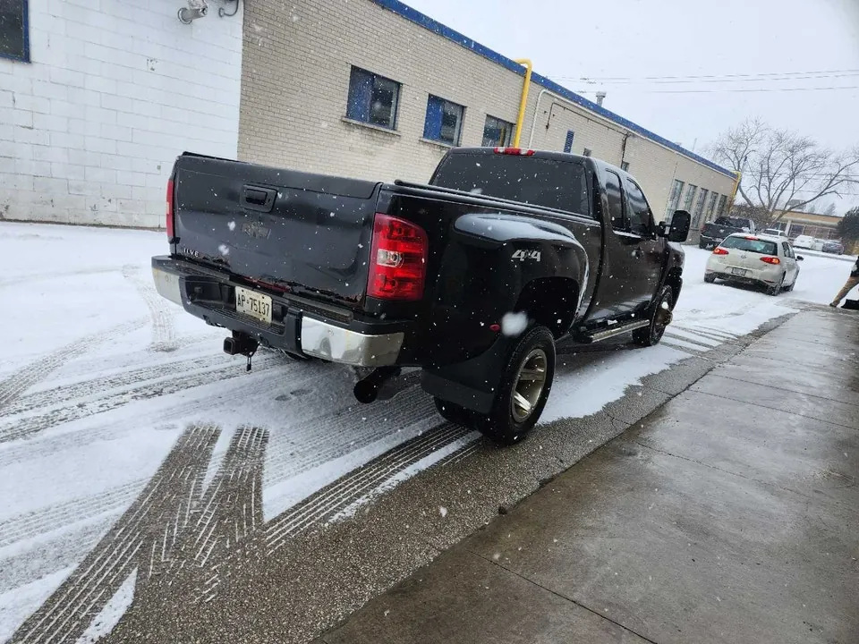 Chevrolet Silverado 3500Hd 2008 photo 2