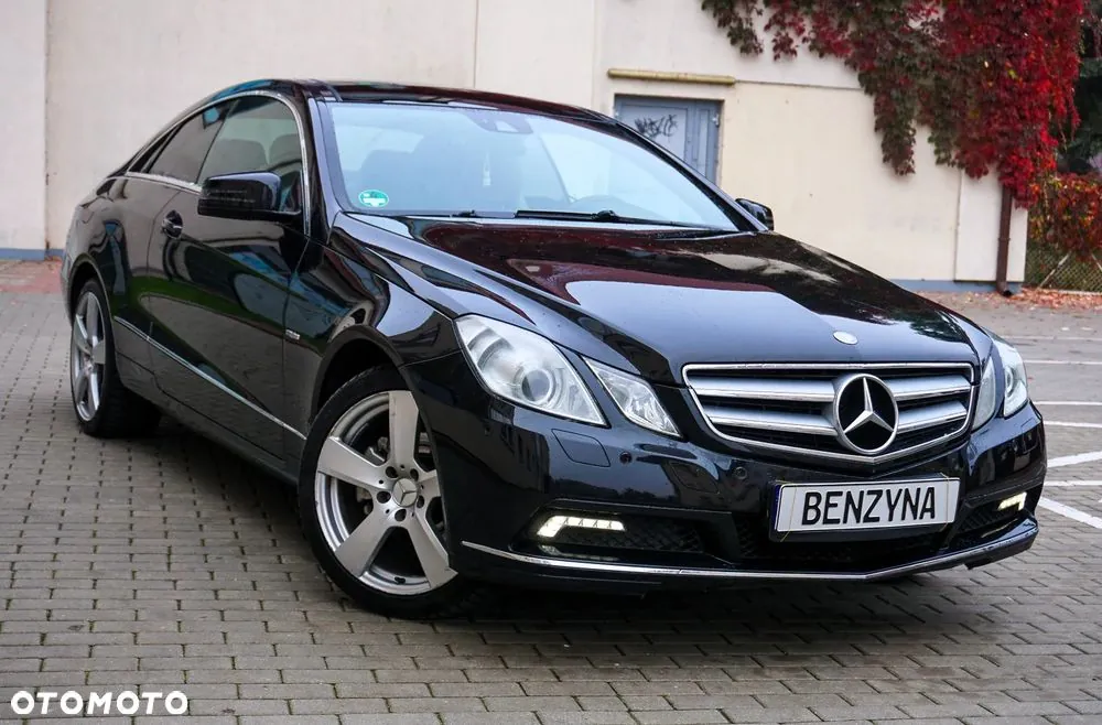 Mercedes-Benz E-Class 2011 photo 2