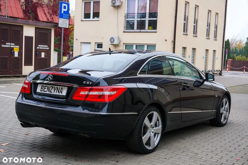 Mercedes-Benz E-Class 2011 photo 3