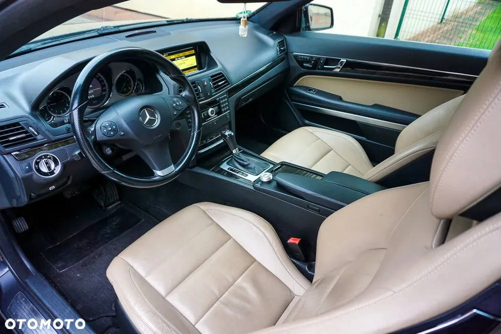 Mercedes-Benz E-Class 2011 photo 5