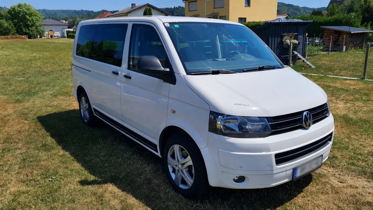 Volkswagen T5 2011 photo 2