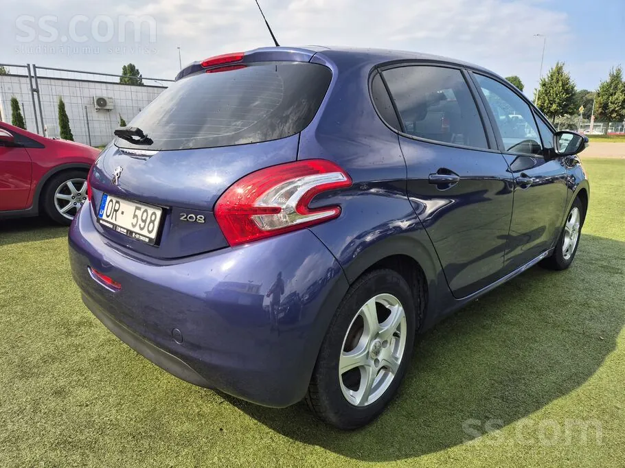 Peugeot 208 2012 photo 5