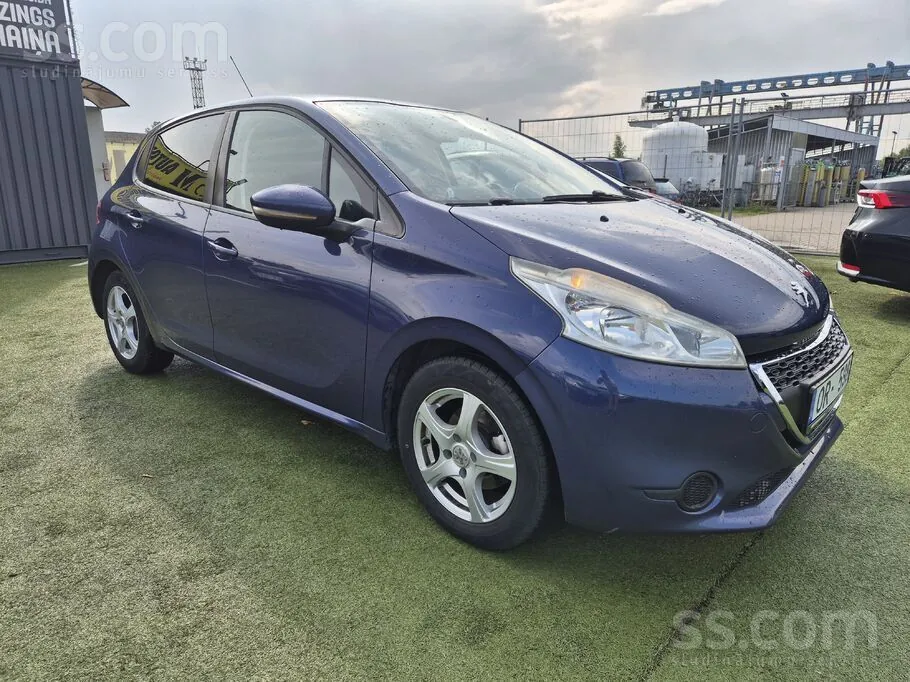 Peugeot 208 2012 photo 3