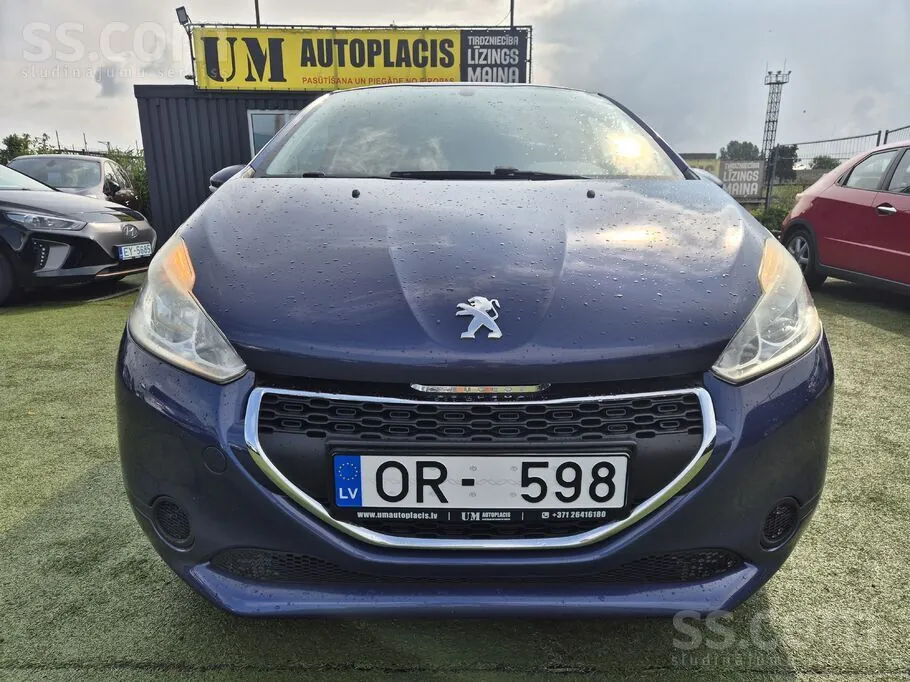 Peugeot 208 2012 photo 2